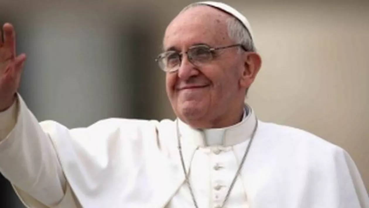 Moment istoric: Papa Francisc face o vizită în Egipt. Suveranul Pontif ajunge în rândul celei mai mari comunităţi creştine din Orientul Mijlociu (VIDEO)