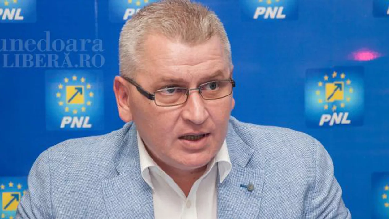 Deputat PNL, în grevă japoneză. Acesta amenință că va intra și în greva foamei