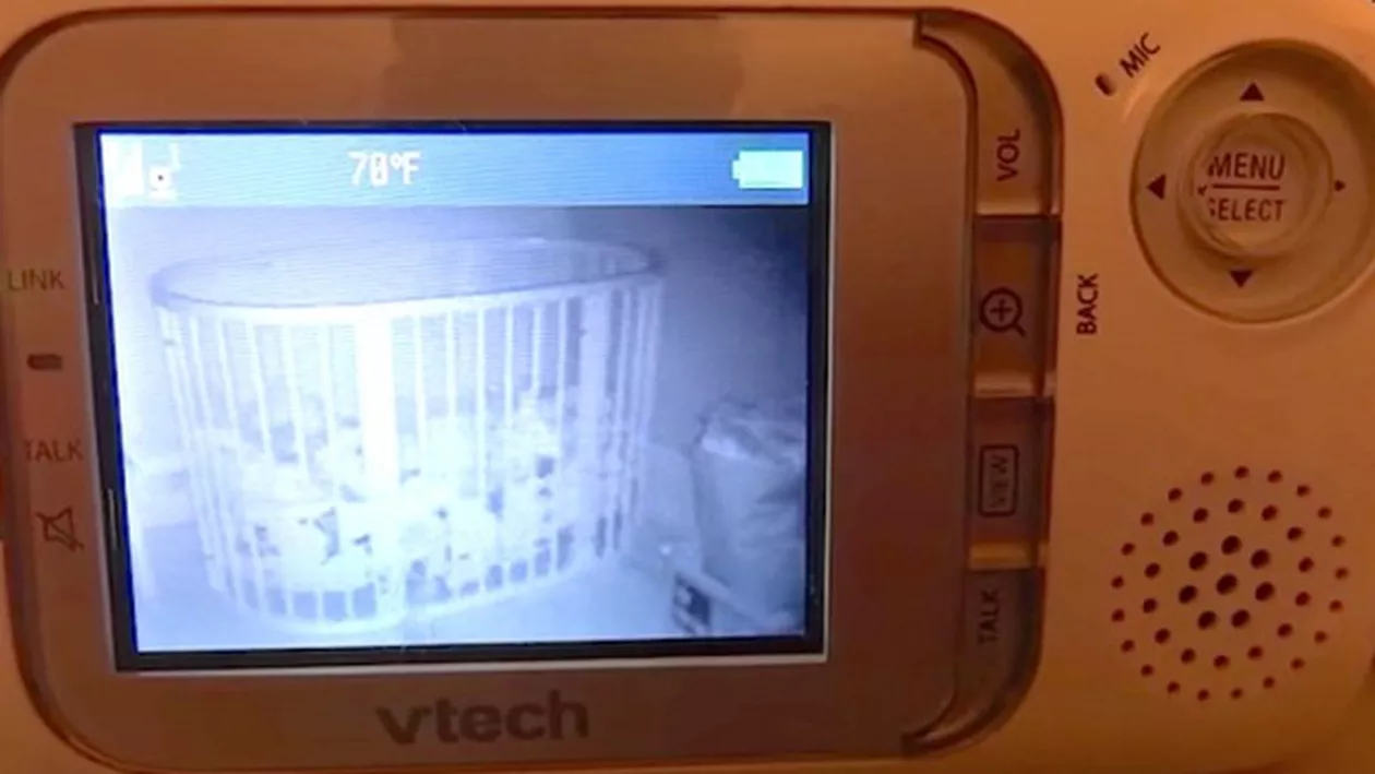 INCREDIBIL! Au auzit zgomote din camera copiilor. Când s-au uitat pe cameră, au rămas fără cuvinte (VIDEO)