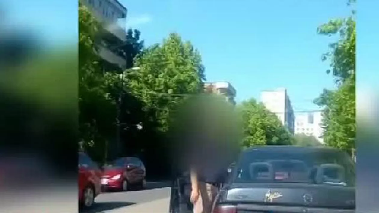 Scene revoltătoare în trafic: O șoferiță, amenințată cu bâta de un bărbat recalcitrant (VIDEO)