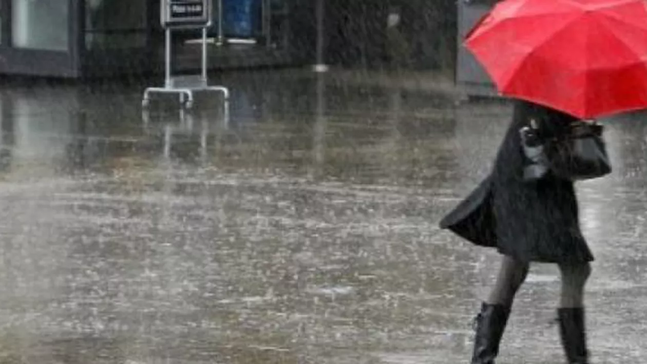 Cod galben de ploi abundente pentru mai multe județe din zona Moldovei: Avertizarea, valabilă până duminică dimineață (FOTO)