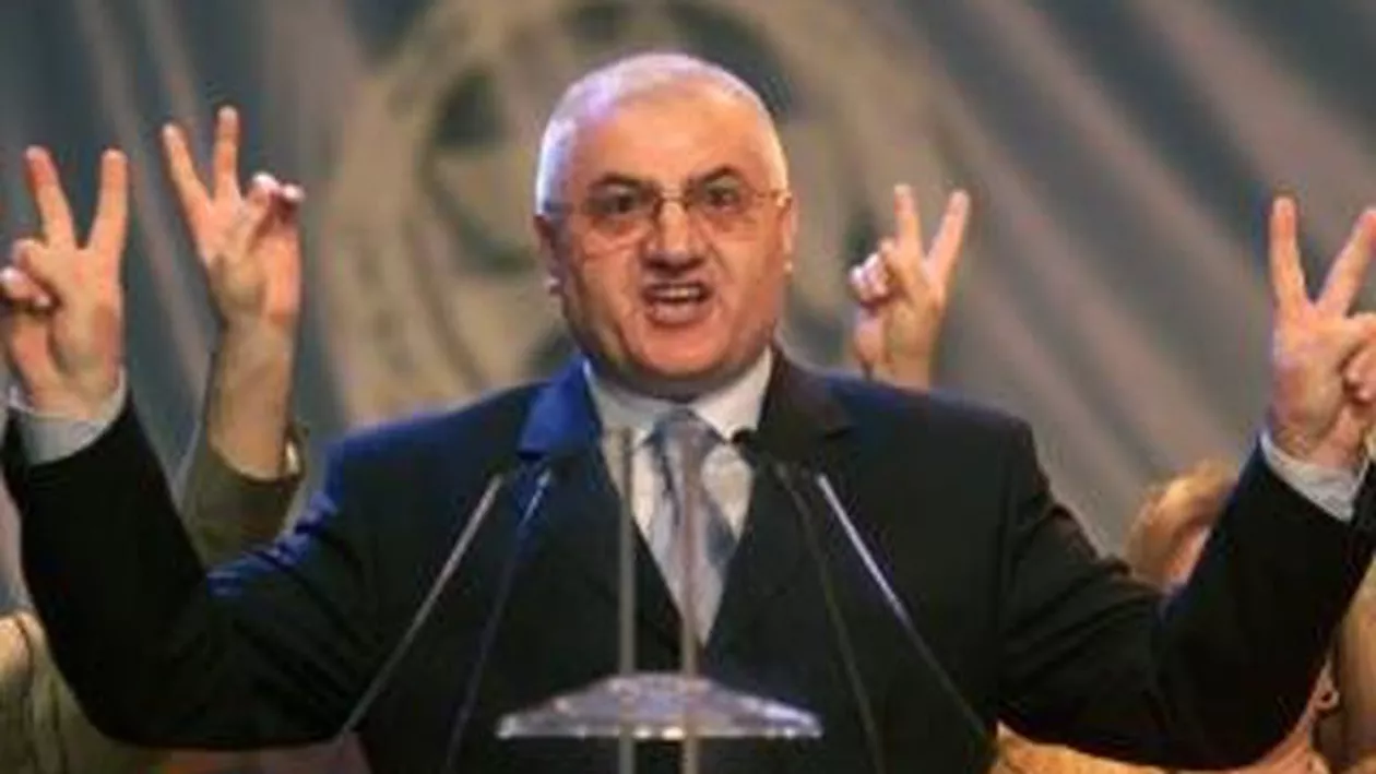 ORA 18.00, “SE ÎNTÂMPLĂ ACUM” - POLIŢIE POLITICĂ, MANIPULARE TV, DOSARE ŞI ŞANTAJ, ÎN DIRECT, CU DUMITRU DRAGOMIR!