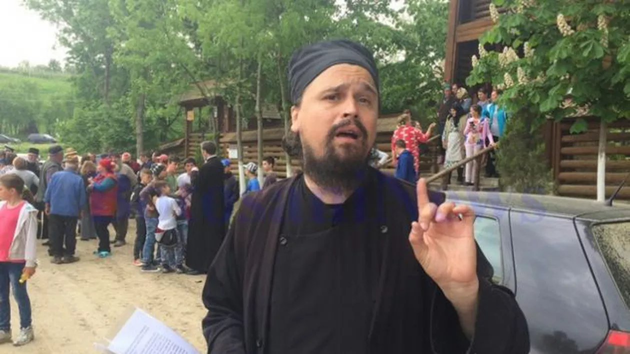 Un preot din Botoșani a atras atenția Mitropoliei. Acesta a refuzat să-i mai împărtășească pe credincioși dacă nu aruncă cardul de sănătate