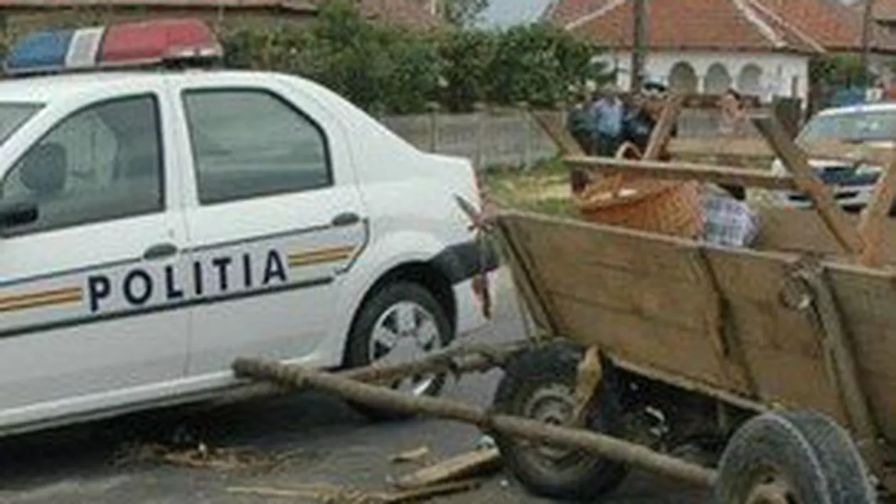 Zece mașini au fost avariate de un căruțaș în stare de ebrietate. Cum a reacționat bărbatul când l-a prins poliția