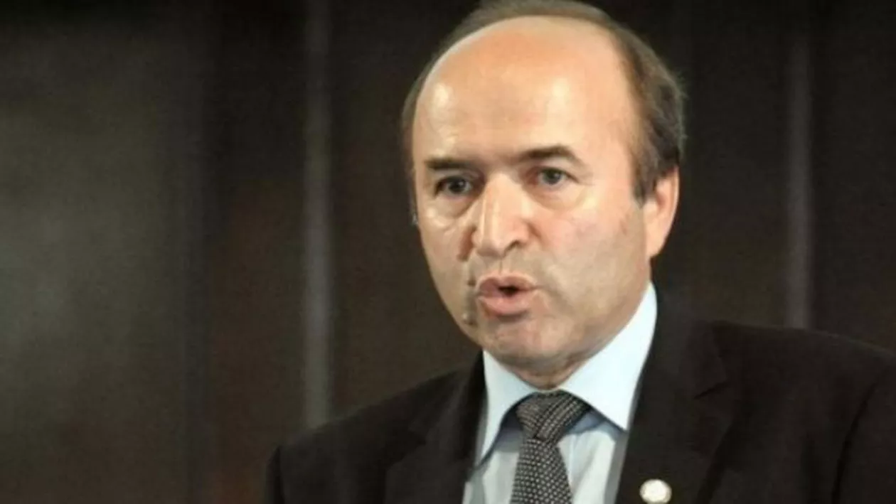 “L-AȘ REMANIA AZI!” Ministrul Justiției, pe pas de plecare din Guvernul Grindeanu?!