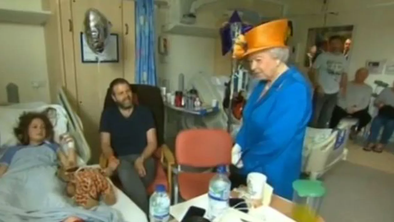 Regina Elisabeta a II-a, vizită neanunțată la spitalul unde se află răniții din atentatul de la Manchester (VIDEO)