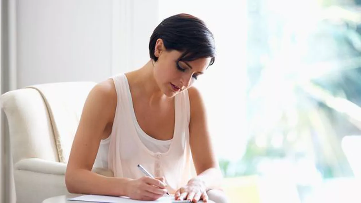 Sfaturile unei mame pentru fiica ei de 15 ani: Dacă ești frumoasă, nu fi și proasta băieților