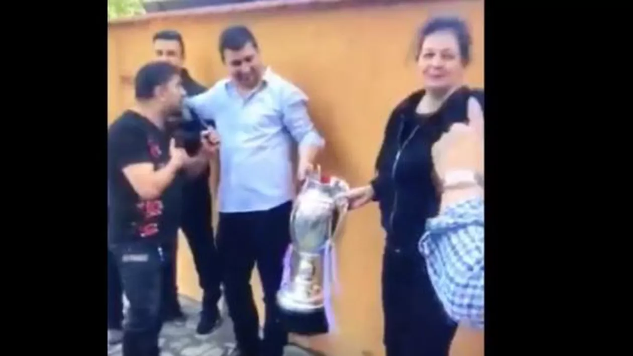 Mici și MANELE fără număr după ce au câștigat Cupa României! Oficialii echipei FC Voluntari au scos TROFEUL la GRĂTAR (VIDEO)