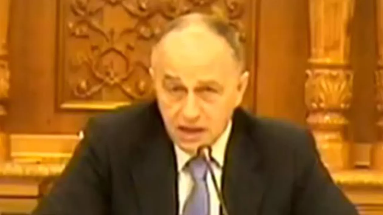 Mircea Geoană îl atacă pe Robert Turcescu: Cred că suntem în Cartea Recordurilor cu o situație în care un ofițer acoperit moderează o dezbatere prezidențială (VIDEO)