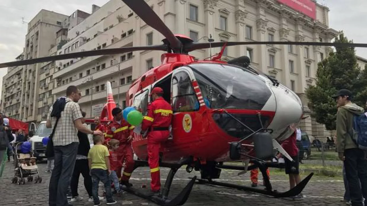Ziua Porților Deschise pentru copii, la MAI: Cei mici pot urca la bordul autospecialelor, în elicopter sau pe motociclete (FOTO)