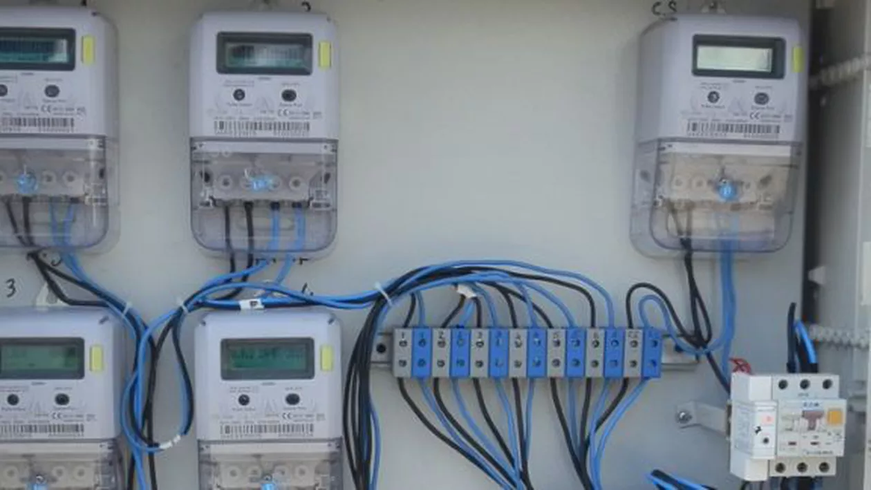 Montarea contorului inteligent de energie ar putea deveni obligatorie. Cine refuză ar putea fi deconectat