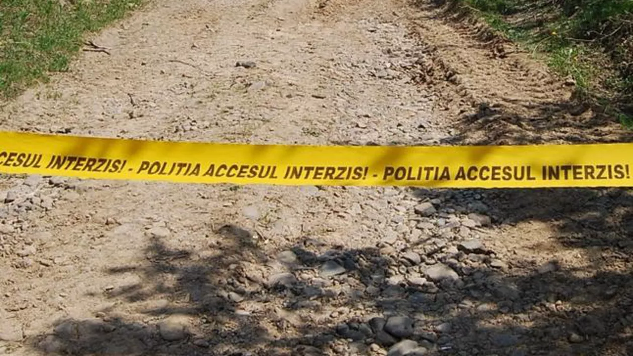 O femeie de 41 de ani, SPÂNZURATĂ CU EȘARFA. Femeia și-a pus capăt zilelor într-un mod halucinant