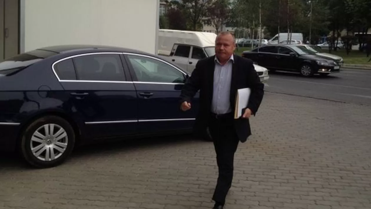 Administratorul RCS-RDS, Ioan Bendei, a dat cu subsemnatul la poliție: Acesta a fugit de jurnaliști (VIDEO)