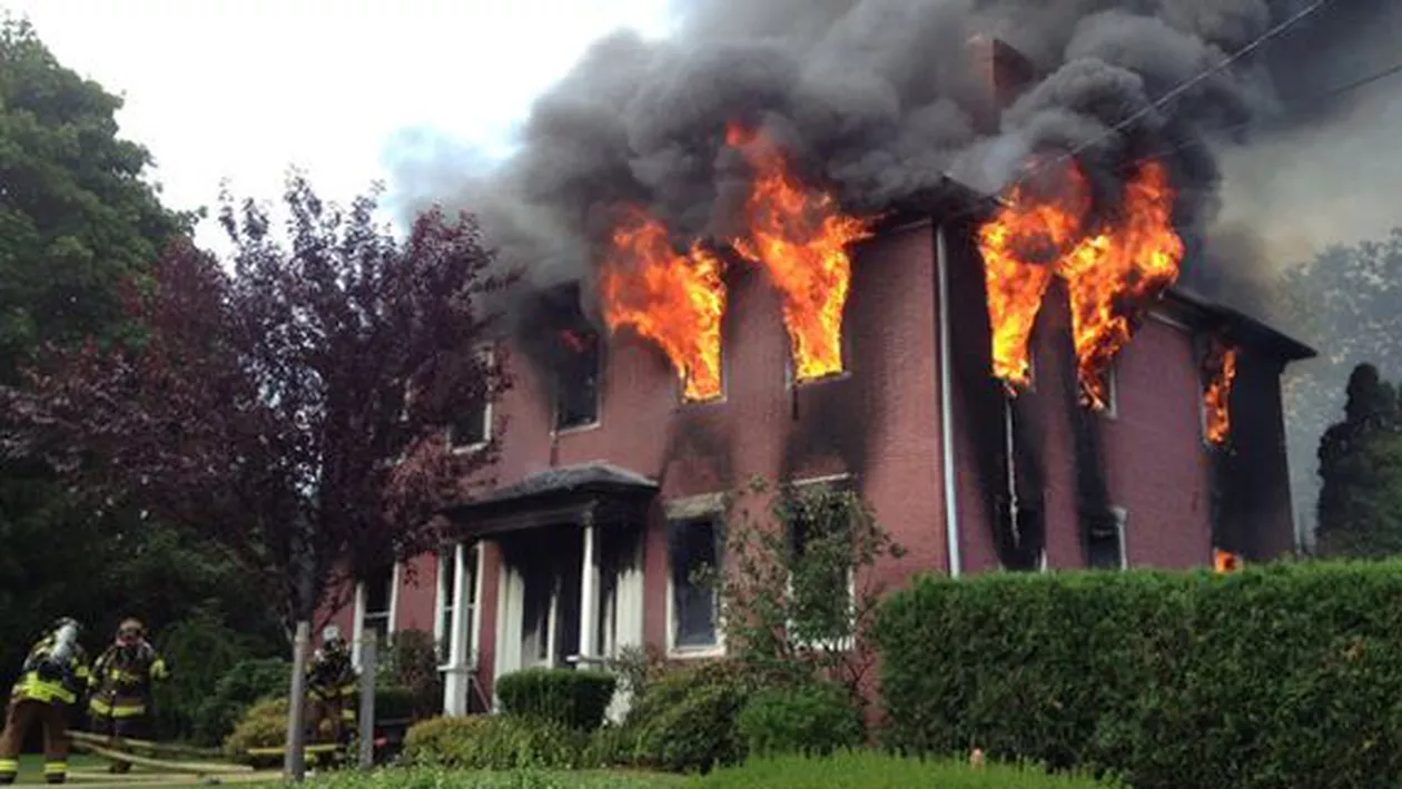 Milionar ajuns la capătul PUTERILOR! S-a SINUCIS după ce a fost acuzat că și-a incendiat proprietatea de 15 milioane de lire (FOTO)