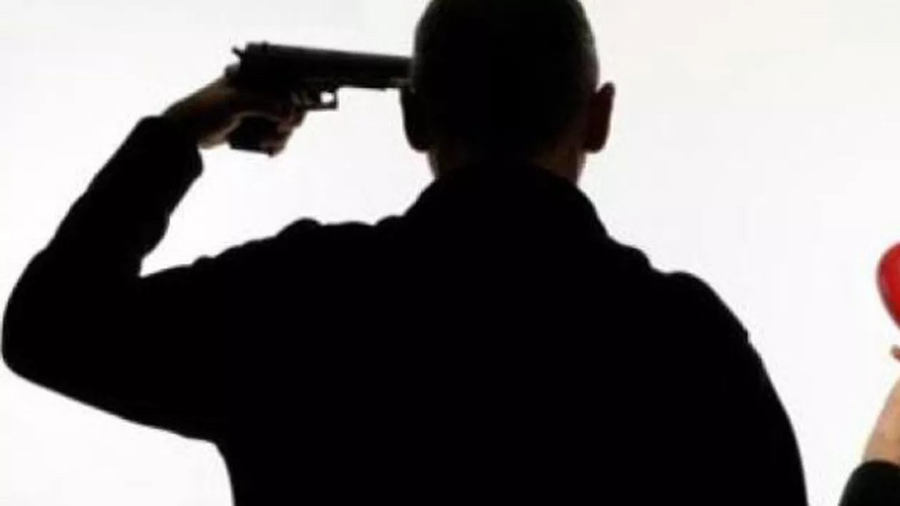 DRAMĂ în familia unui bărbat din Olt! A INCENDIAT locuința şi apoi s-a SPÂNZURAT