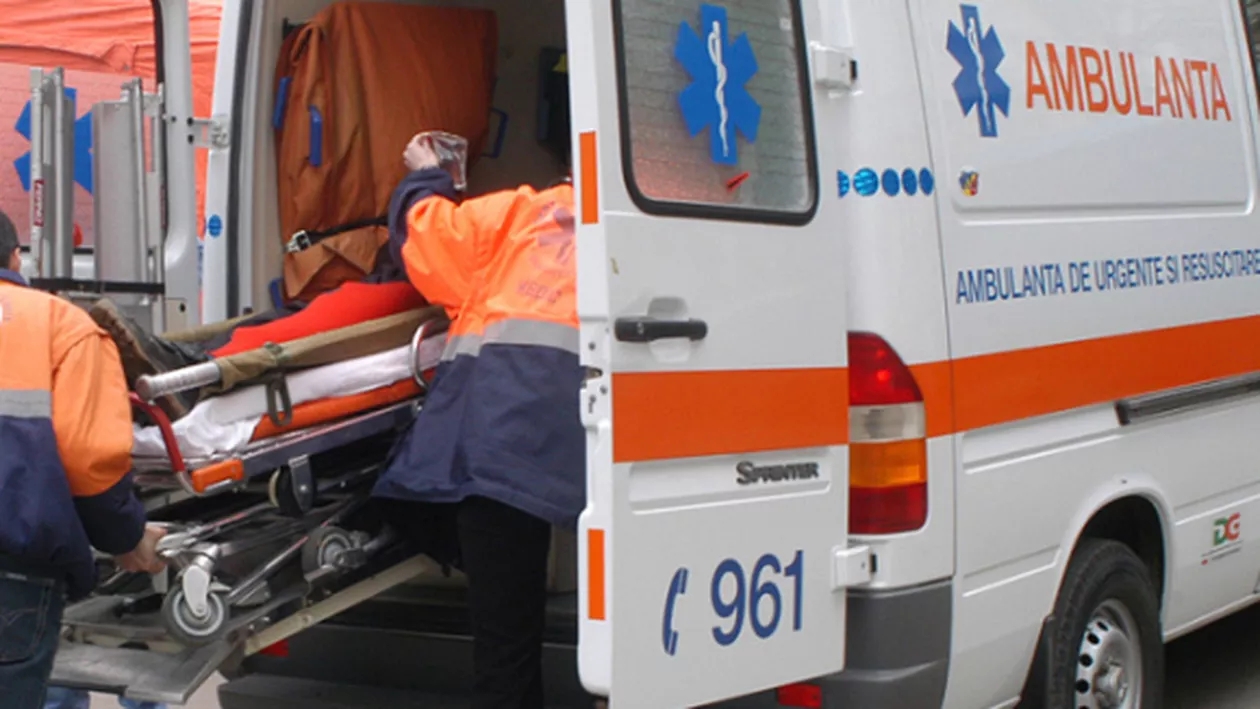 O adolescentă de 15 ani s-a aruncat de la etaj pentru că nu a a fost lăsată la o petrecere