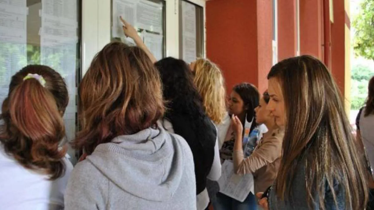 Liceele de top se pregătesc pentru viitorii boboci! Care sunt cele mai căutate școli