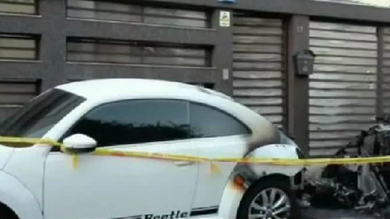 Atac în stil mafiot la Constanța: Un bolid de lux a fost incendiat în toiul nopții (VIDEO)
