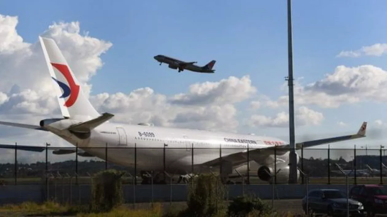 Avion FORȚAT să se întoarcă de urgenţă în Australia în urma unor probleme tehnice