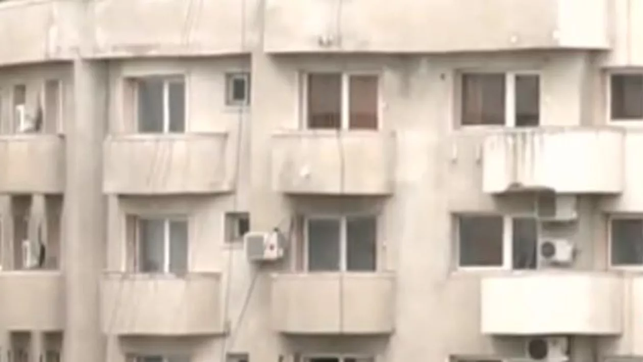 Gest DISPERAT: O gravidă a căzut de la etaj încercând să scape de iubitul violent (VIDEO)