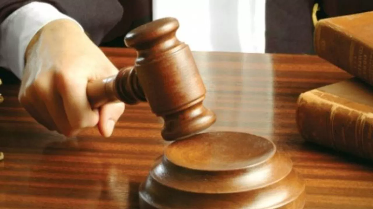 Profesor universitar, CONDAMNAT pentru luare de mită