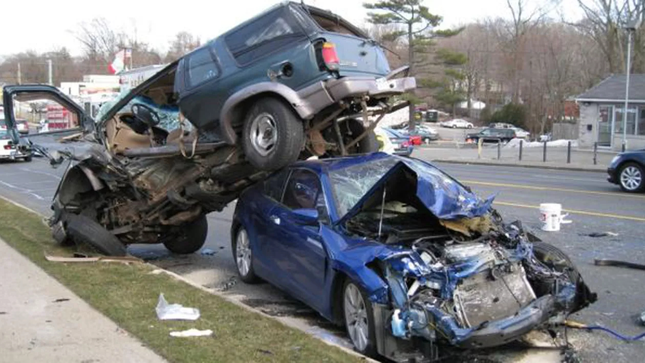A transmis în direct accidentul în care a MURIT! Ce spunea cu câteva secunde înainte de IMPACT fosta Miss Ucraina (VIDEO)