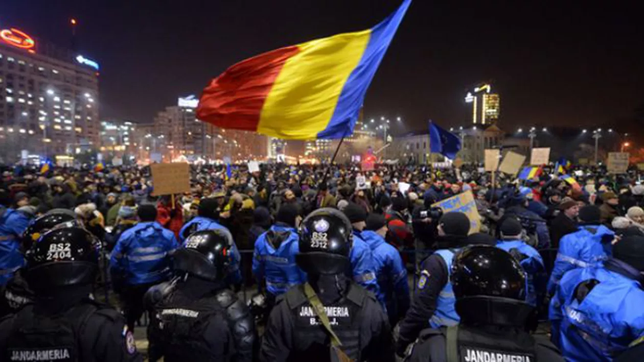 "Nu #rezist - Protestatarii ÎNCALCĂ LEGEA". Fostul premier, dezvăluiri despre manifestanțiile din Piața Victoriei