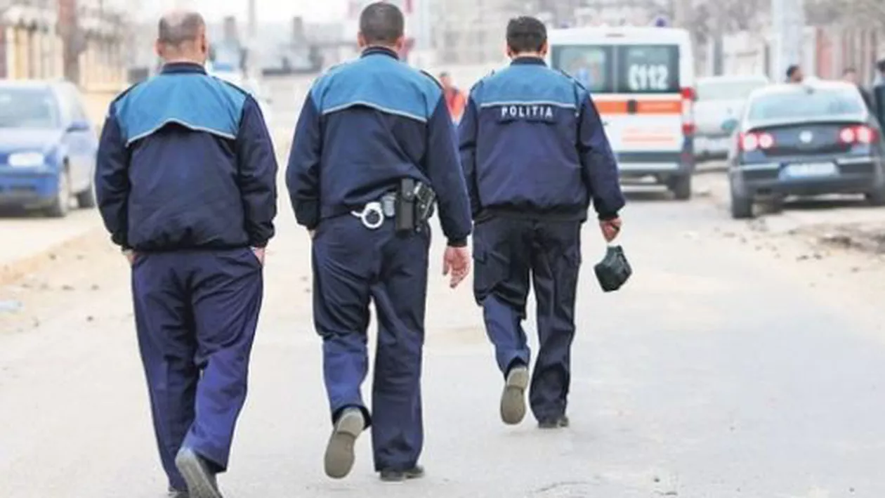 Tânăr bătut și umilit de polițiști fiindcă l-au confundat cu un hoț de biciclete (FOTO)