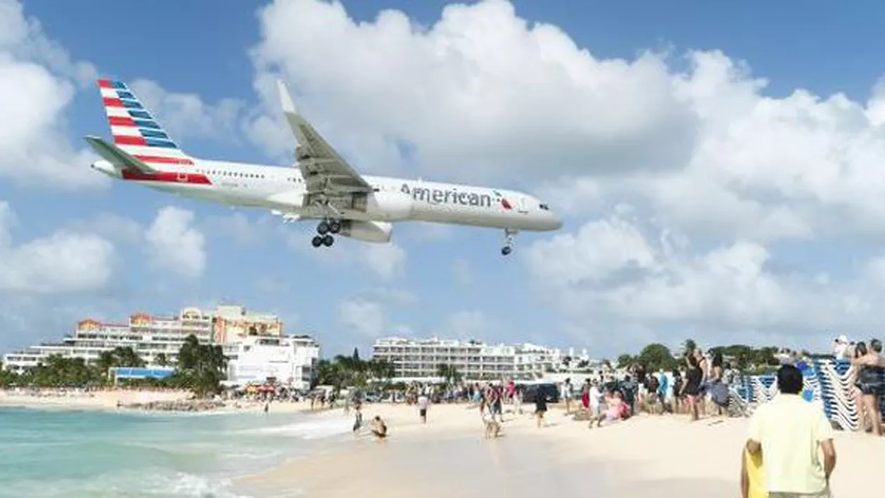 Aeroportul GROAZEI: Turistă OMORÂTĂ de un avion care tocmai decolase! (VIDEO)