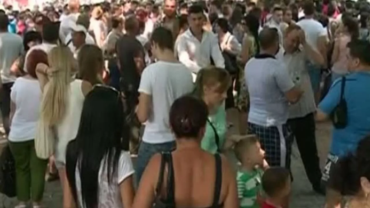 Cozi ca în Epoca de Aur la înscrierea la facultate (VIDEO)