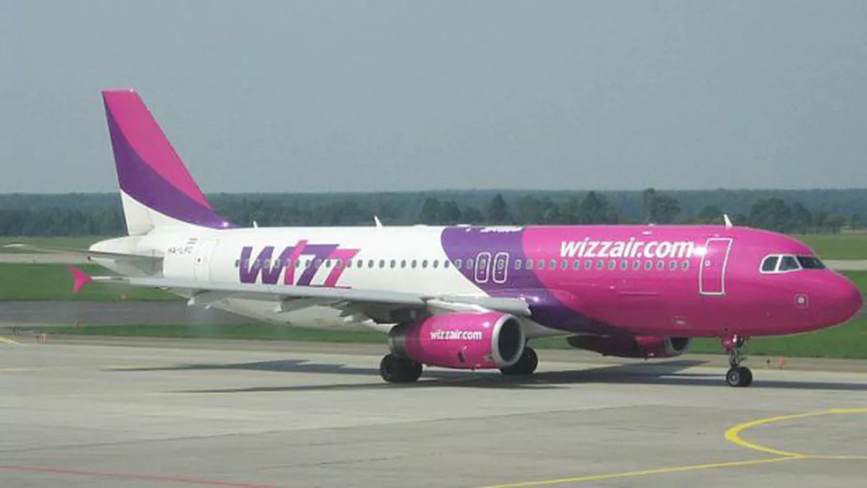 Vești importante pentru cei care călătoresc cu avionul: Se schimbă politica privind bagajele (VIDEO)