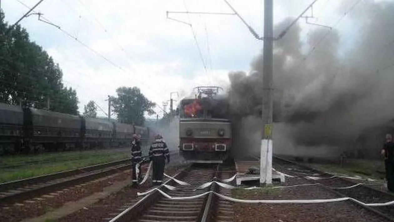 UPDATE/Pericol de EXPLOZIE în Timiș: O locomotivă care tracta cisterne cu BUTAN a luat foc în mers (FOTO)