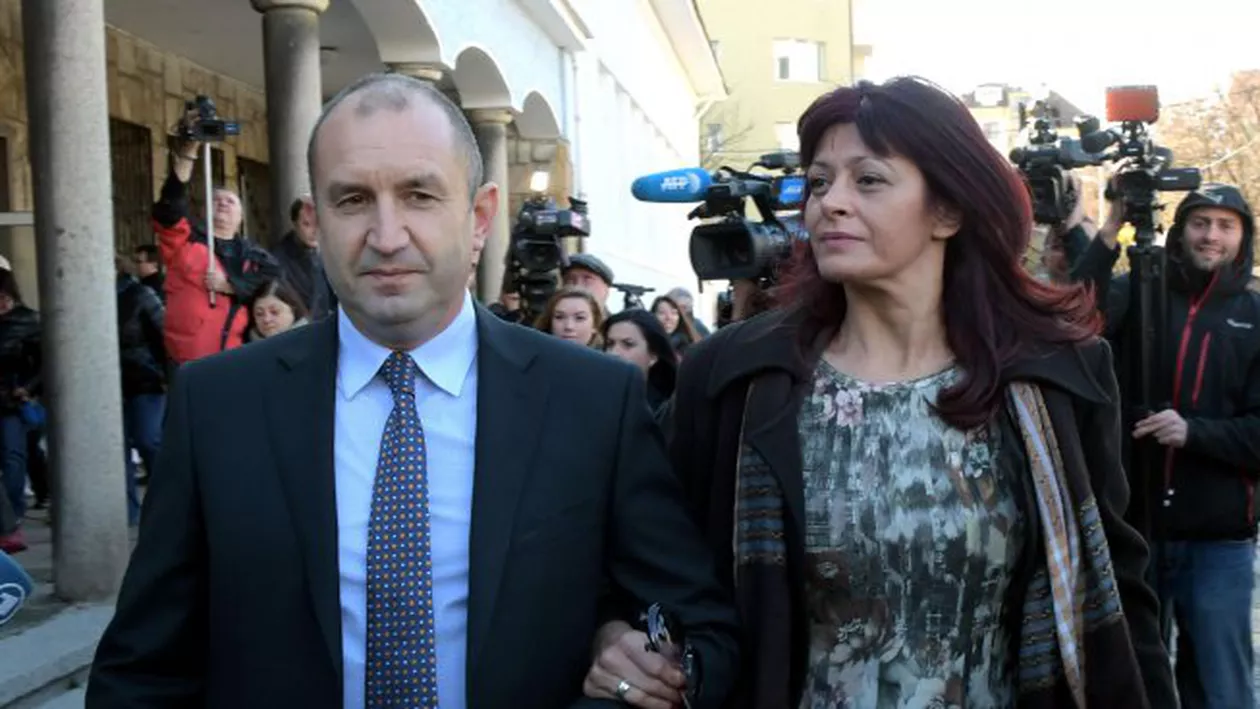 Prima Doamnă a Bulgariei, RĂZBOINICĂ pe net. Soțul său, criticat pentru o poză în PICIOARELE GOALE (FOTO)