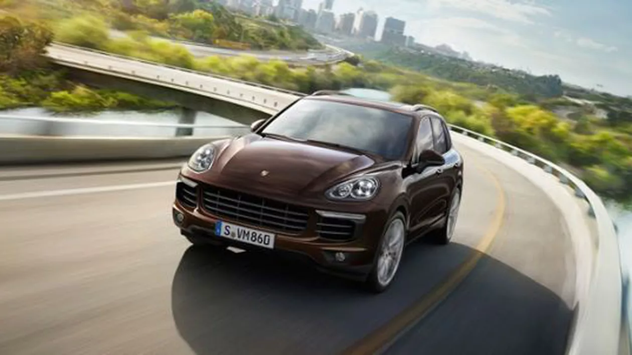 Probleme pentru Porsche: 22.000 de SUV-uri rechemate în service
