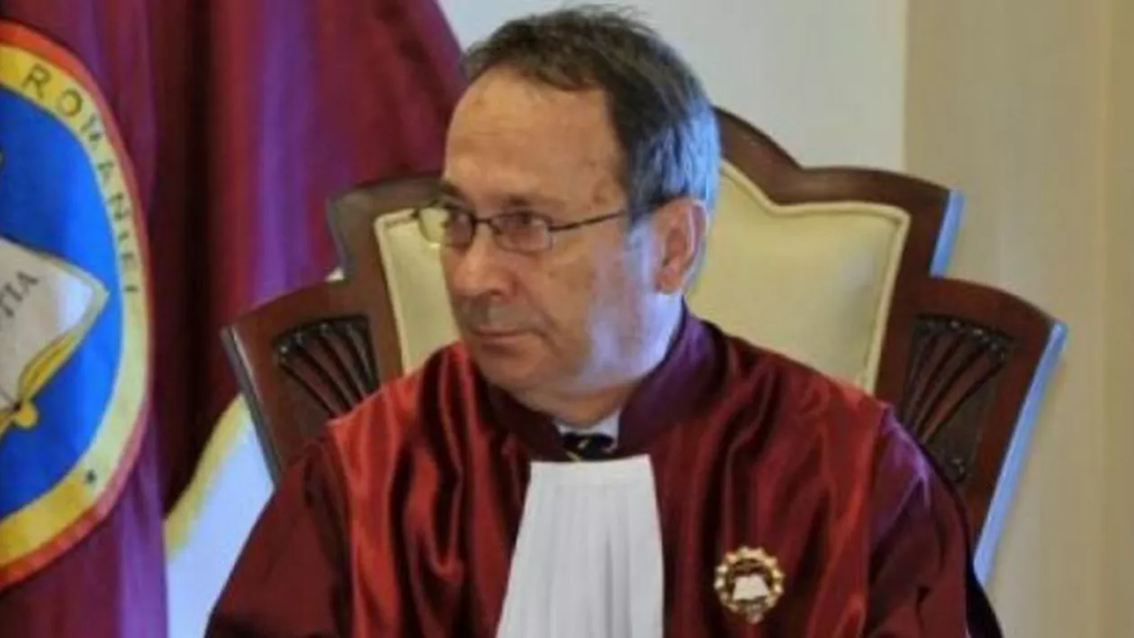 Justiție pe prietenii?! Președintele CCR, întâlnire de taină cu un fost deputat judecat în Dosarul Retrocedărilor, într-o benzinărie (FOTO)