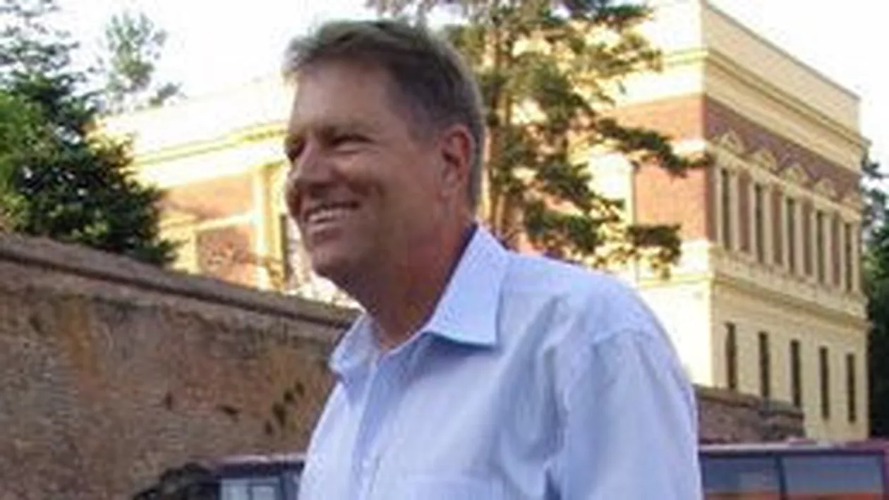 Iohannis pedalează! Imagini de SENZAȚIE cu șeful statului din acest weekend (FOTO)