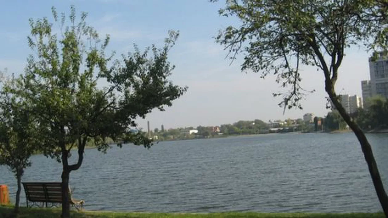 Tragedie în Capitală! Un bărbat a fost găsit mort în Lacul Colentina (VIDEO)