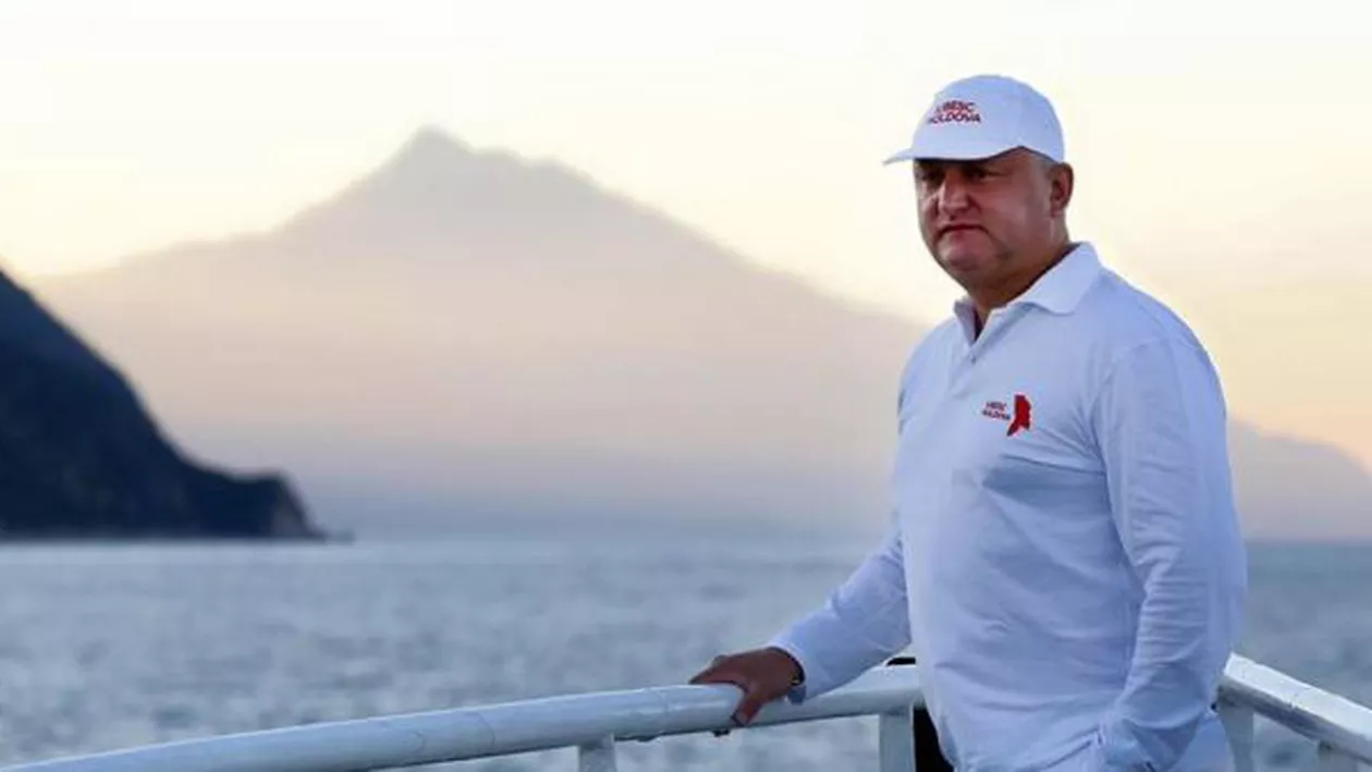 AMIN! Igor Dodon s-a dus la Athos să se ROAGE pentru Republica Moldova (FOTO)