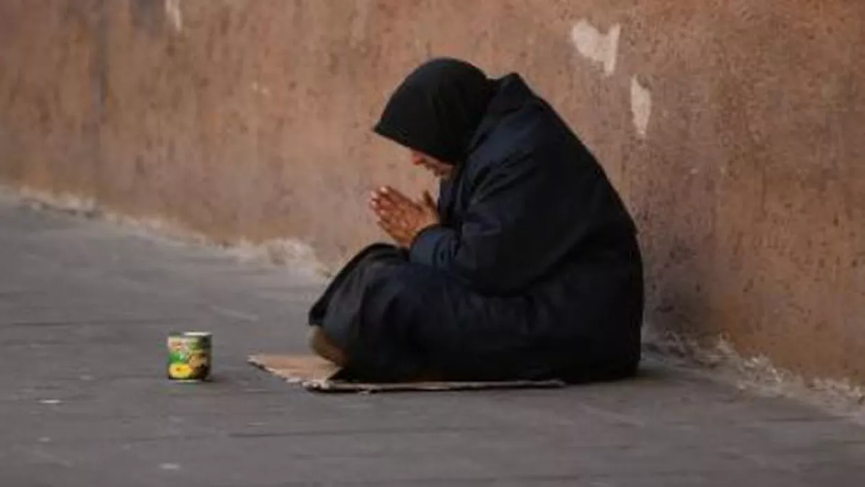 Româncă deportată pentru că a cerşit într-un stat UE: "S-a înăsprit legea!" (VIDEO)