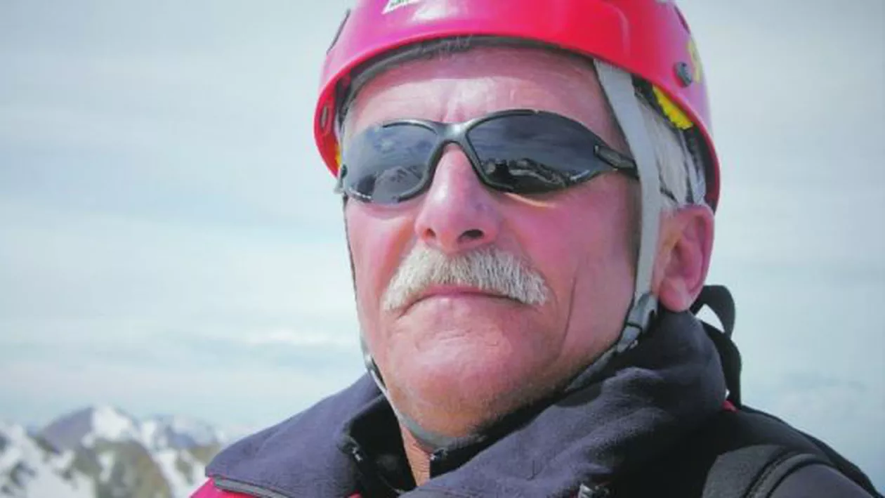 Singurul salvamontist ieșit la pensie primește 1.400 de lei pe lună, după ce a salvat sute de vieţi