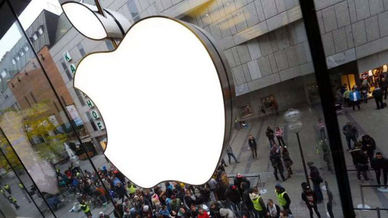 Primele imagini cu noul iPHONE 8! (FOTO)