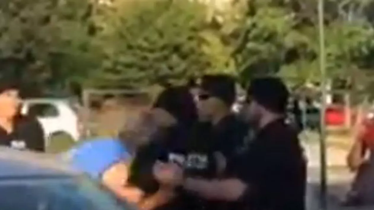 Polițist lovit de un afacerist în Capitală (VIDEO)