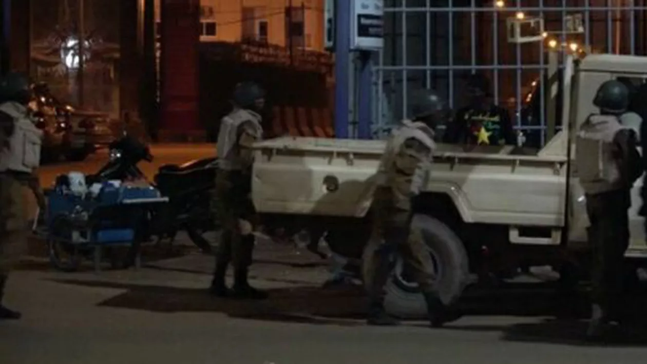 Bilanţul atacului terorist din Burkina Faso este de 20 de morţi (VIDEO)