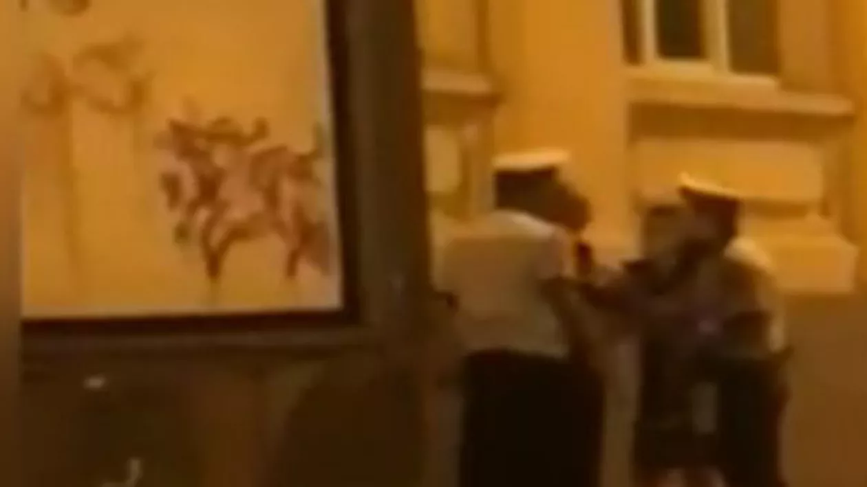 Primele rezultate ale anchetei: Medicul târât pe străzi de poliţişti ar putea fi anchetat pentru ultraj. Unul dintre oamenii legii, cercetat disciplinar 