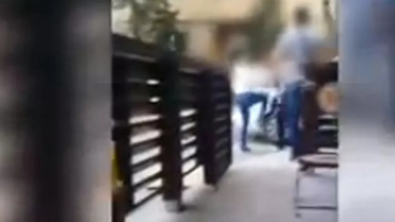 Bătaie între două fete din Năvodari (VIDEO)
