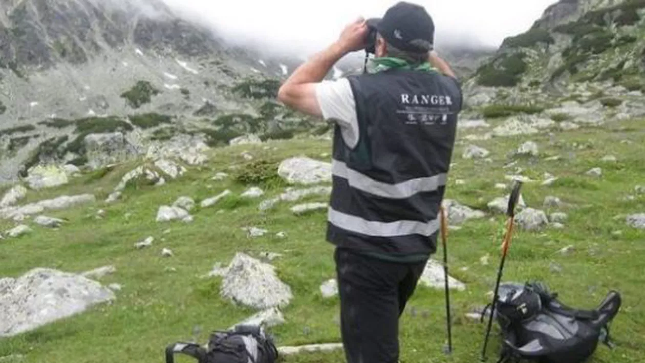 Tragedie în Munții Retezat. Un ranger și-a pierdut viața în timp ce era la pescuit cu niște prieteni (FOTO)