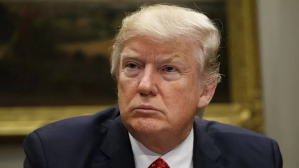 Trump propune împușcarea teroriștilor musulmani cu gloanțe înmuiate în sânge de porc