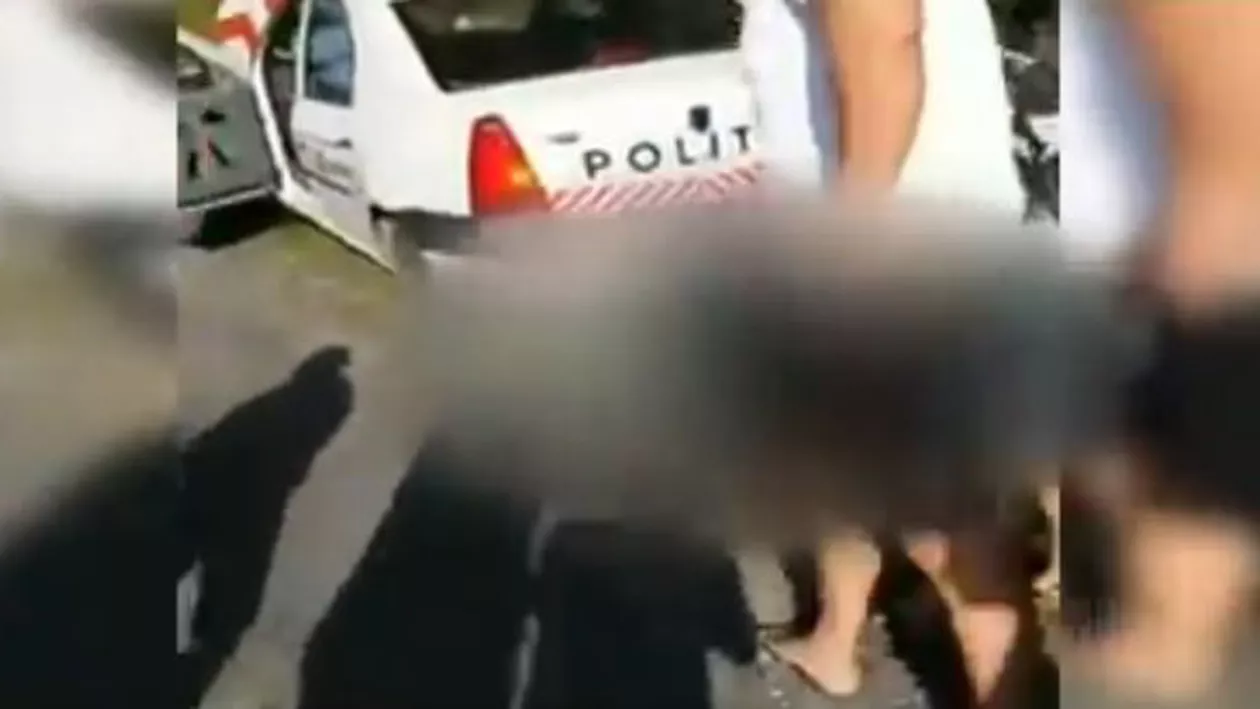 Accident GRAV în Brașov: Un motociclist a fost rănit de mașina poliției după o urmărire ca în filme! (VIDEO)