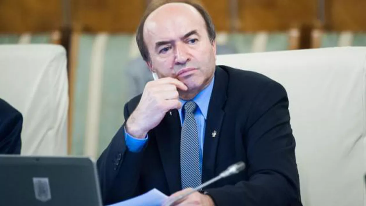 MOŢIUNE împotriva ministrului Justiţiei după modificările la Legile Justiţiei