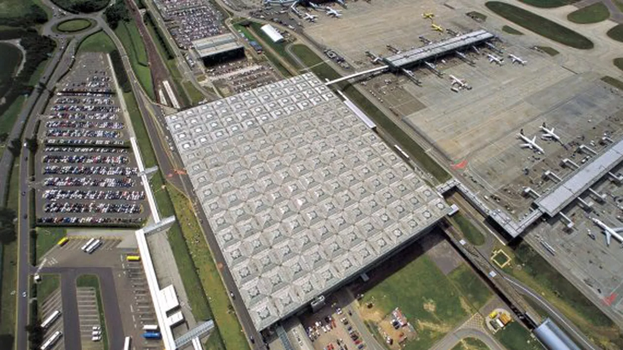 ALERTĂ! Aeroportul Stansted din Londra e EVACUAT (VIDEO)